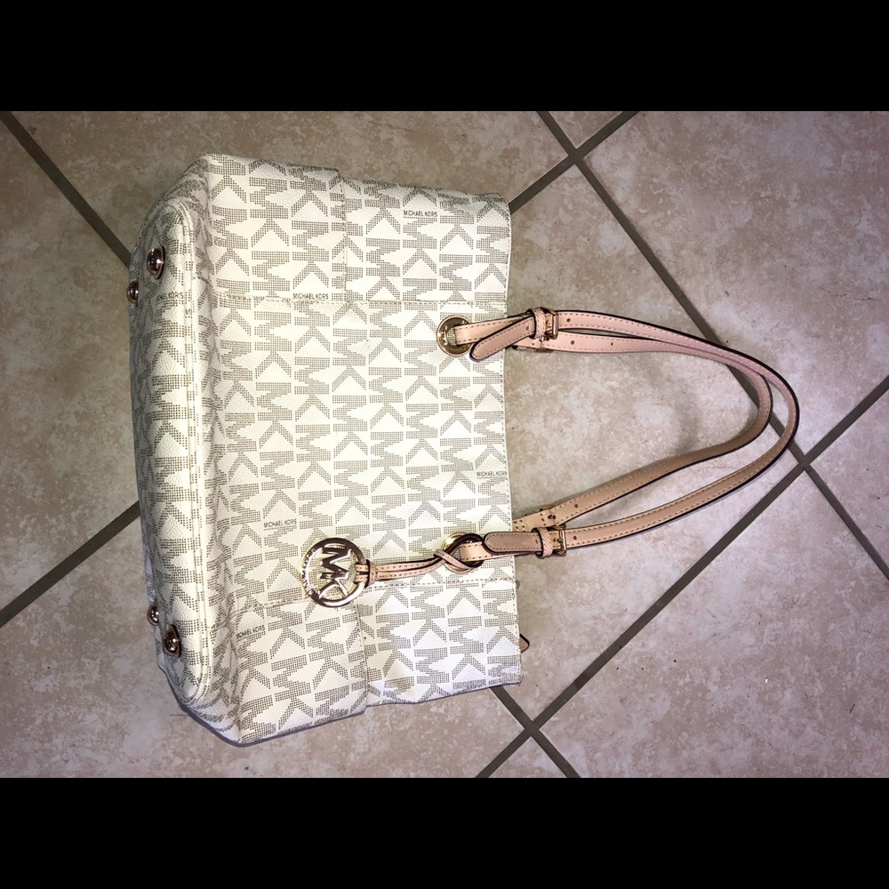 MK purse